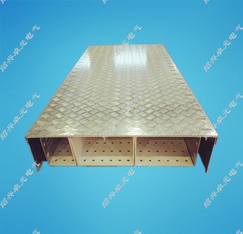 地面橋架（槽盒）-水平直通